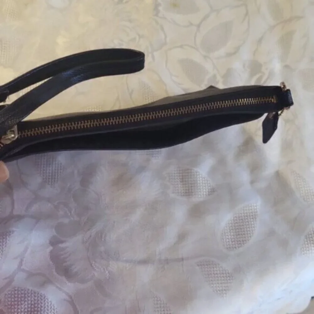 COACH Leather Wallet/ wristlet - Picture 7 of 9